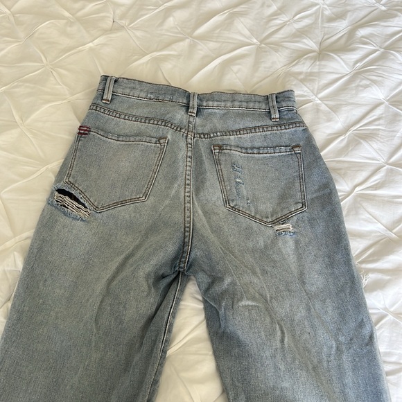 Baggy Distressed Jeans - Picture 3 of 3